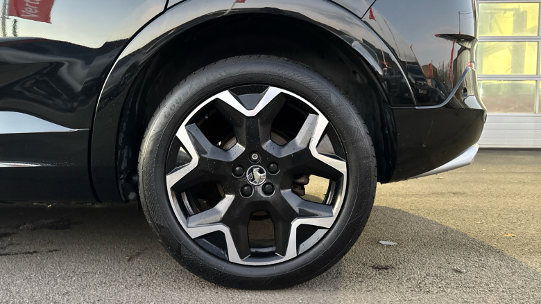 Vauxhall Grandland 1.5 Turbo D Ultimate 5dr Auto Diesel Hatchback